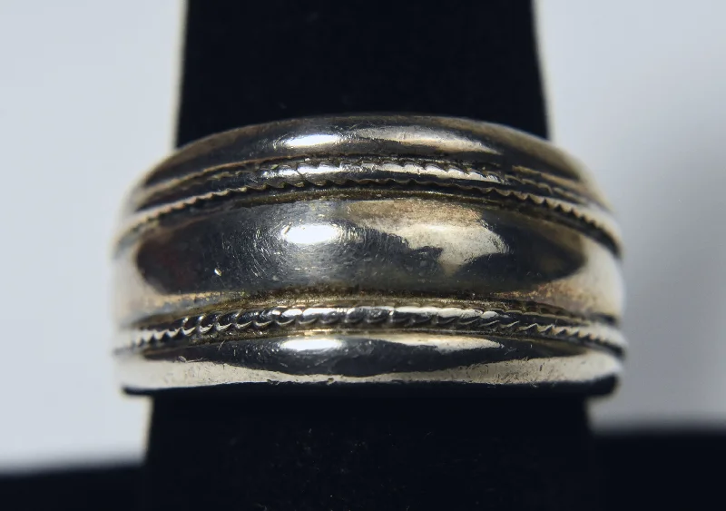 Custom Silver Ring for Special Gifts-Vintage Handmade Sterling Silver Band - Size 8.75