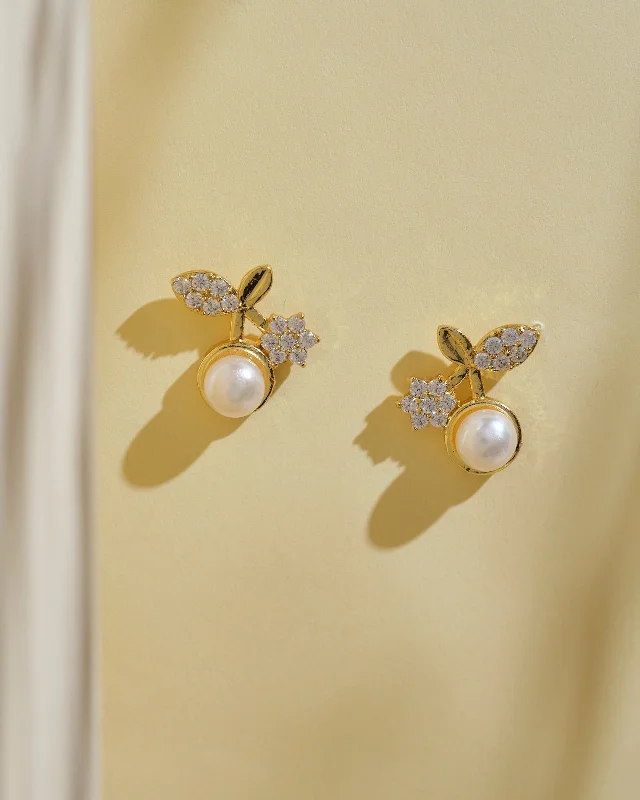 Custom Diamond Earrings-Pretty White Pearl Stud Earrings