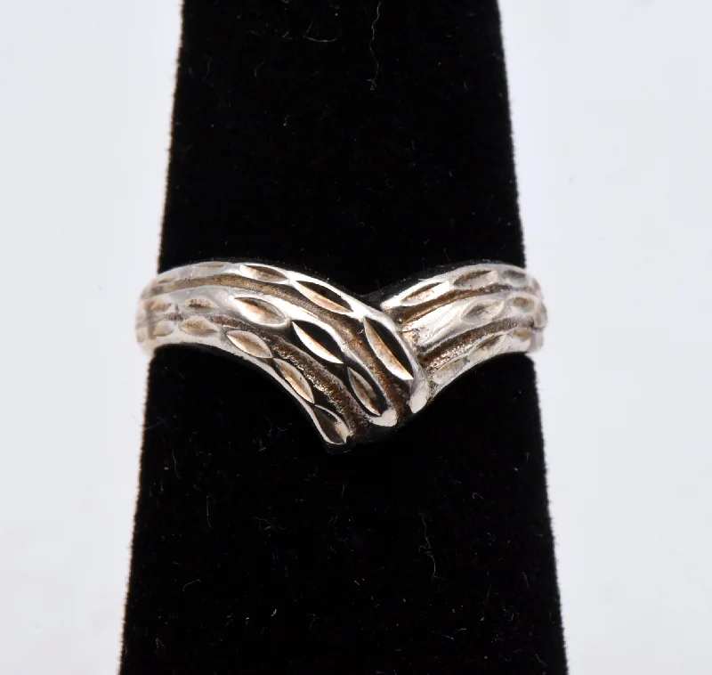 Elegant Silver Engagement Ring-Vintage Sterling Silver Braided Design Chevron Ring - Size 4.75