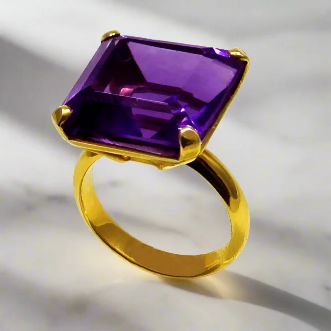 Birthstone Ring for Gifts-Ring in 18k Gold with amethyst (B-09)