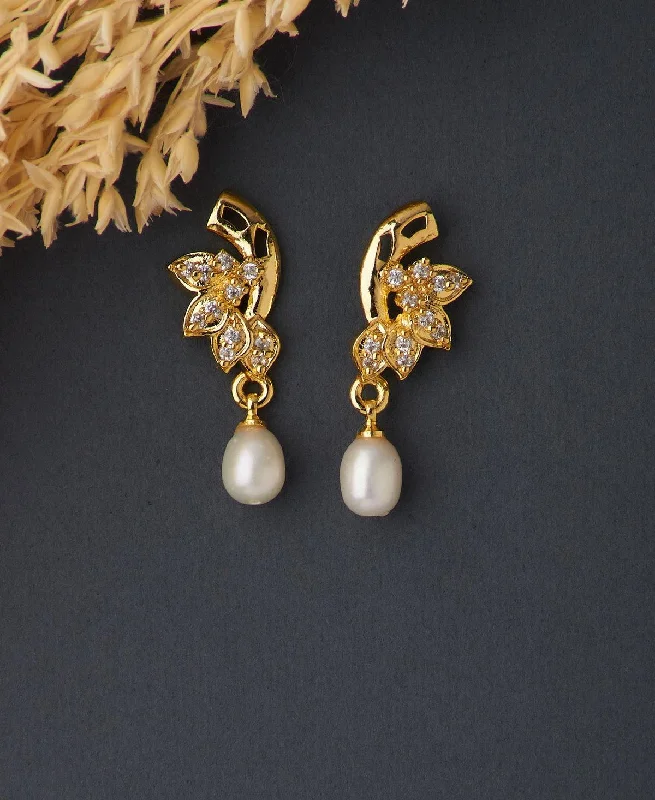 Trendy Stud Earrings for Young Women-Trendy Real Pearl Hanging Earring