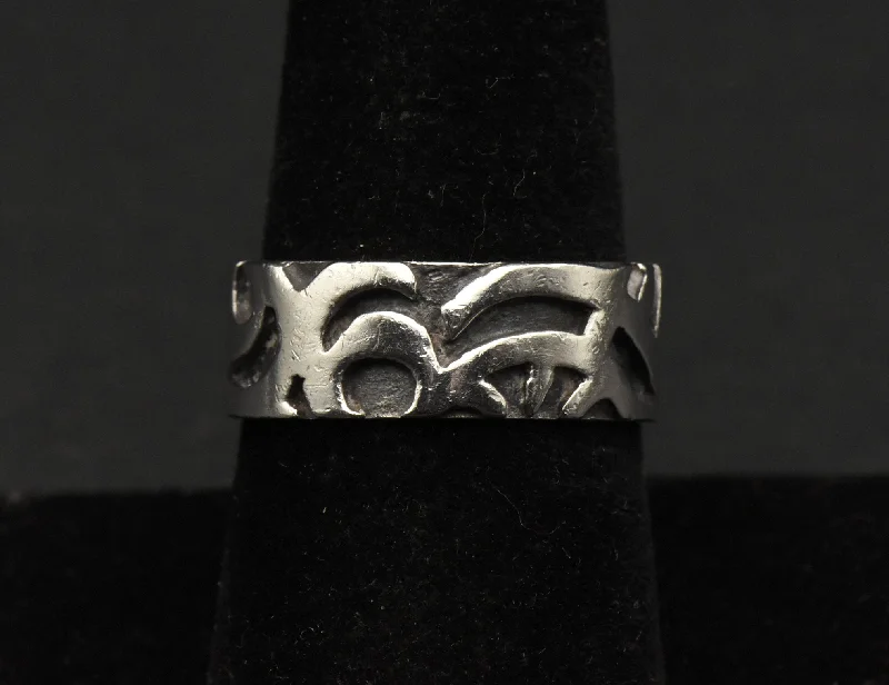 Simple Wedding Band for Women-Vintage Abstract Design Ring - Size 8.25