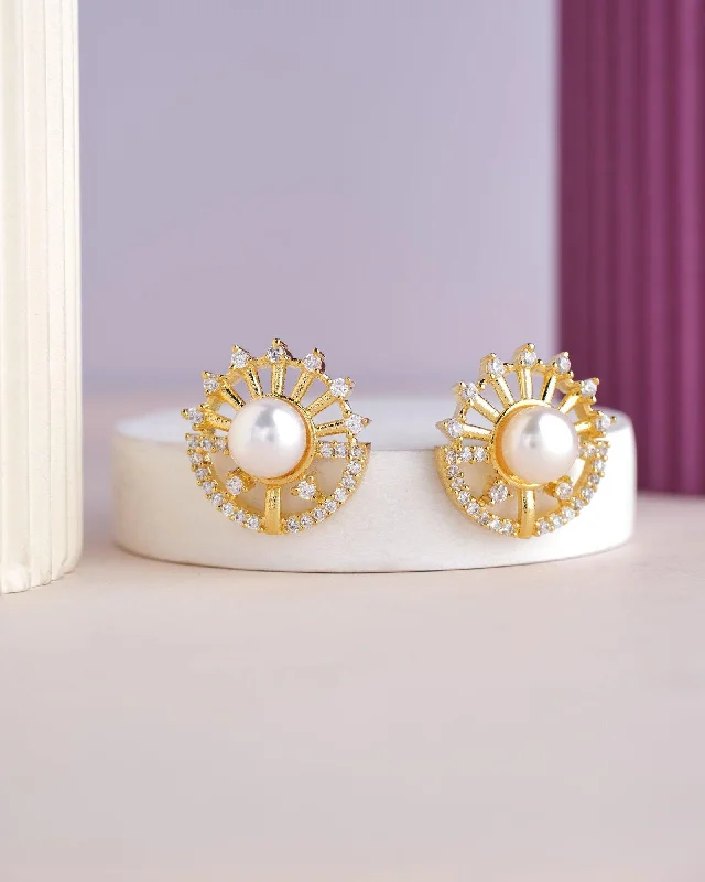 Elegant Drop Earrings for Weddings-Trendy Stud Pearl Earring