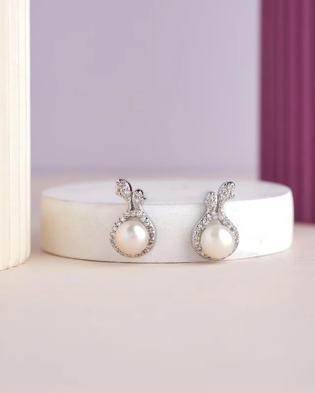 High Fashion Earrings for Women-Pretty Stud Pearl Earring