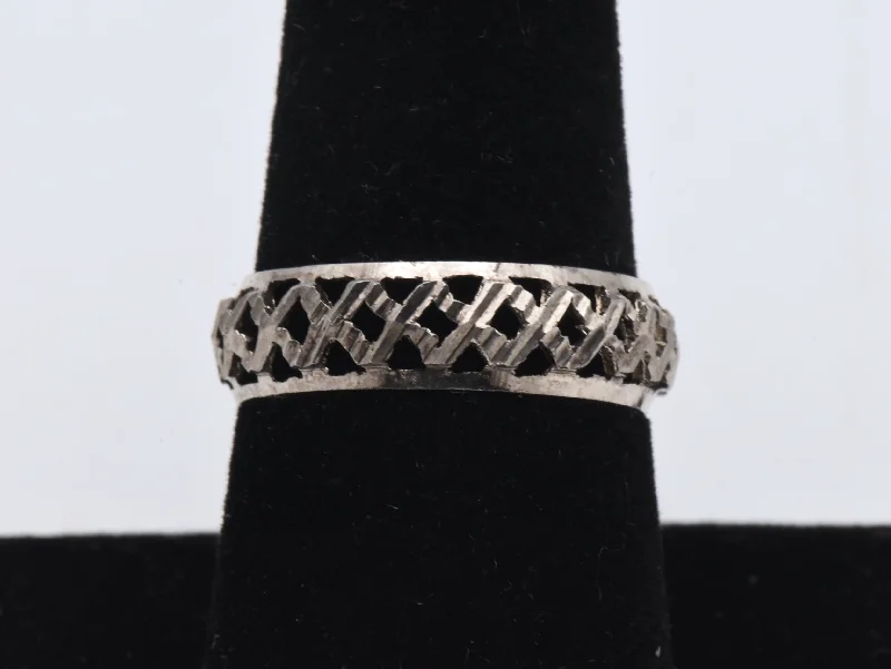 Vintage Engagement Ring for Women-Vintage Sterling Silver Basket Weave Design Band - Size 8