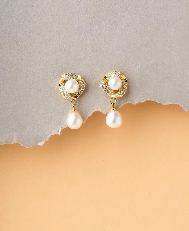 Beautiful Earrings for Weddings-Trendy Pearl Hanging Earring