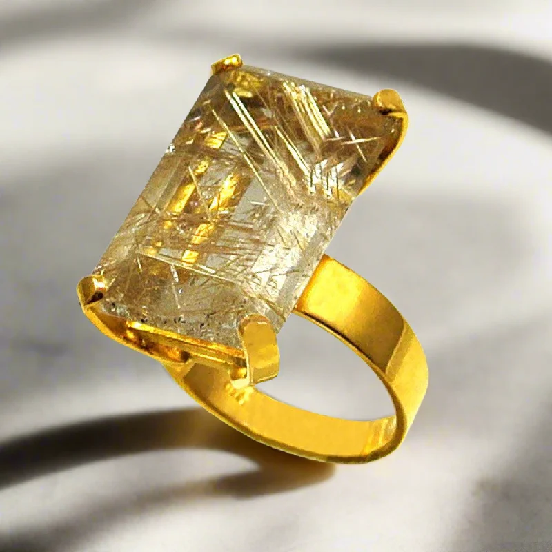 Custom Birthstone Ring for Fashion-Ring in 18k Gold with a faceted rutile quartz stone (B-56)