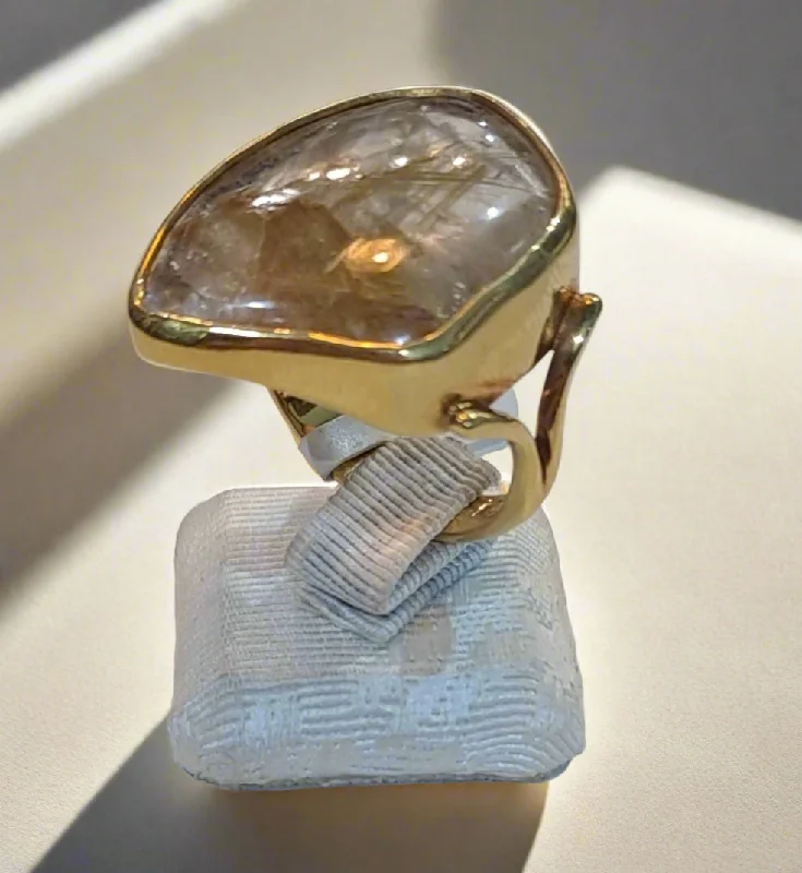 Luxury Gold Ring for Anniversary-Ring in 18k gold with a Rutile Quartz stone