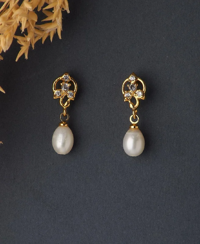 Luxury Earrings for Anniversary-Trendy Hanging Pearl Earring