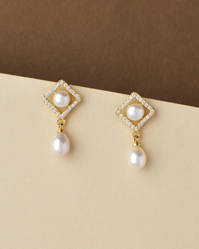 Chic Gemstone Earrings-Trendy Pearl Hang Earring