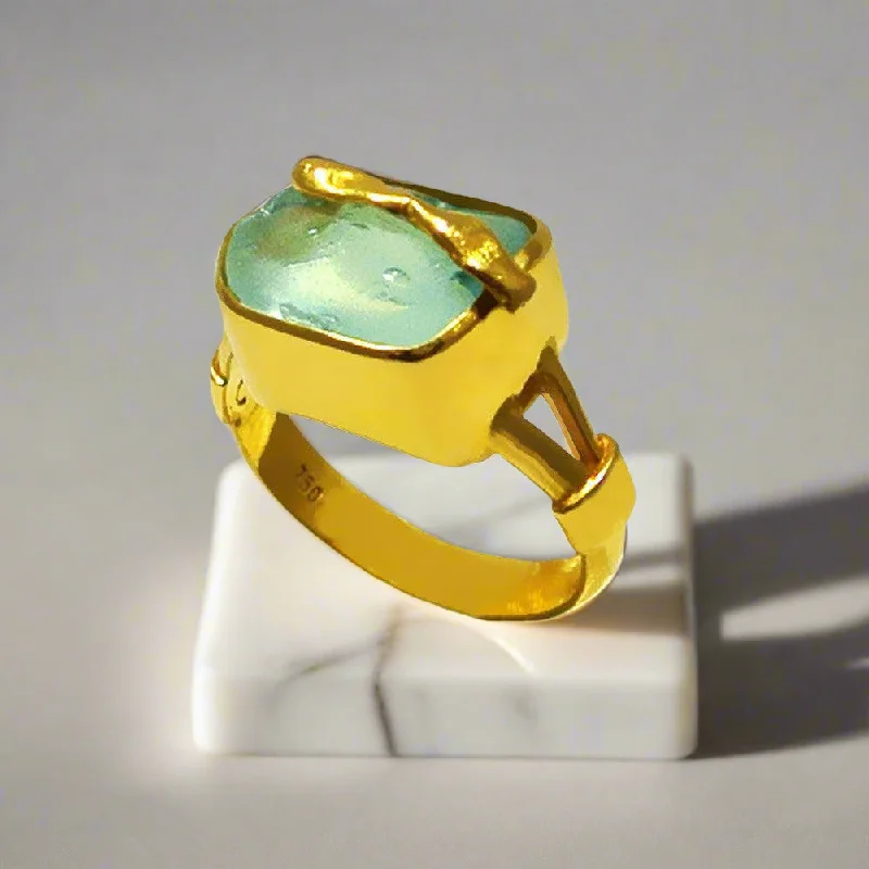 Designer Ring for Women-Ring in 18k Gold with Aquamarine (B-39)