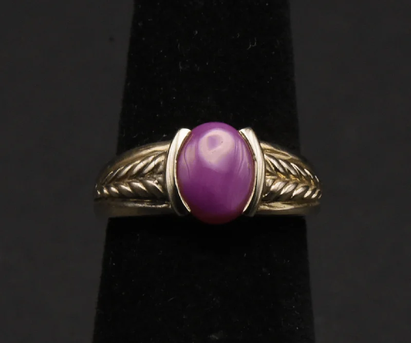 Beautiful Gold Band Ring for Women-Vintage Synthetic Star Ruby Gold Tone Sterling Silver Ring - Size 5.75