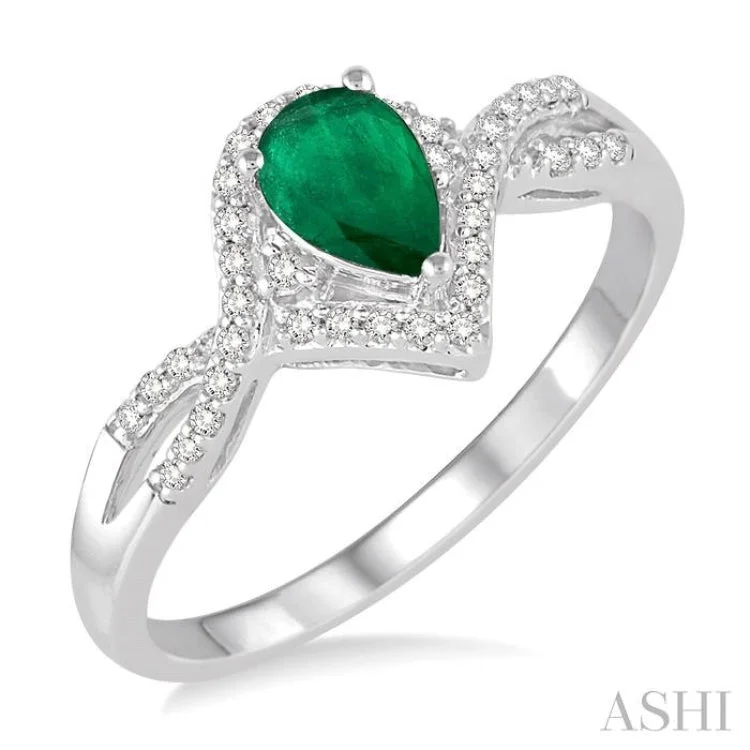 Stylish Gold Ring for Special Occasions-6x4 MM Emerald and 1/6 Ctw Round Cut Diamond Ring in 14K White Gold