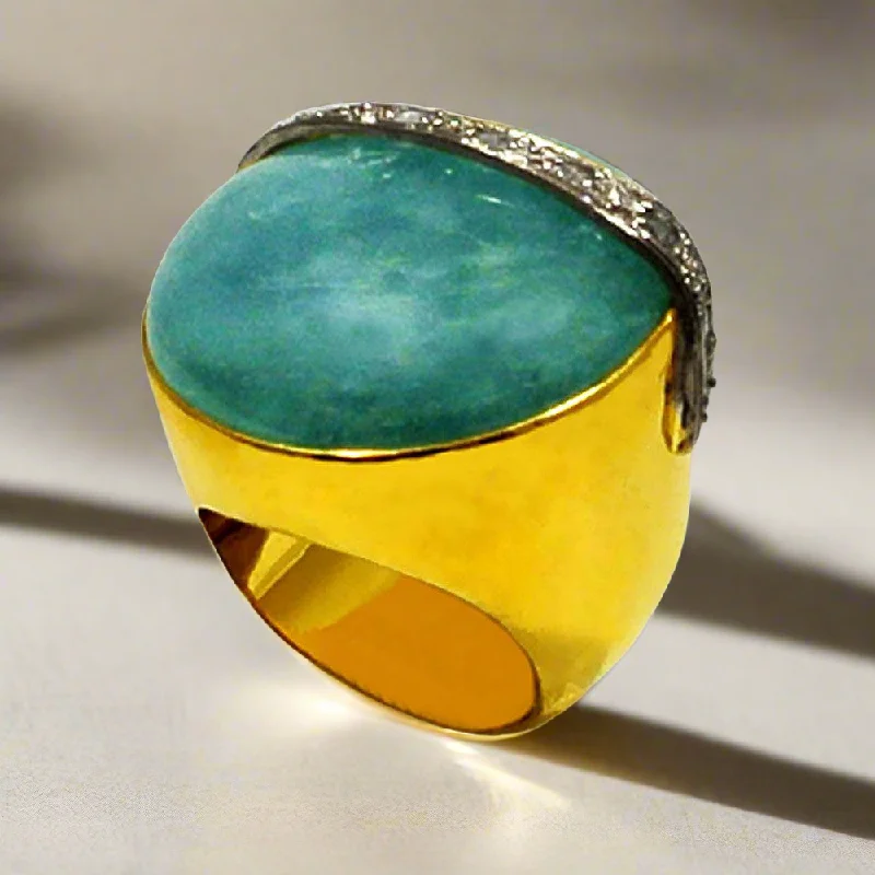 Wedding Band with Gemstones-Ring in 18k Gold with a 50 ct. aqua marin cabochon and diamonds (B-16)