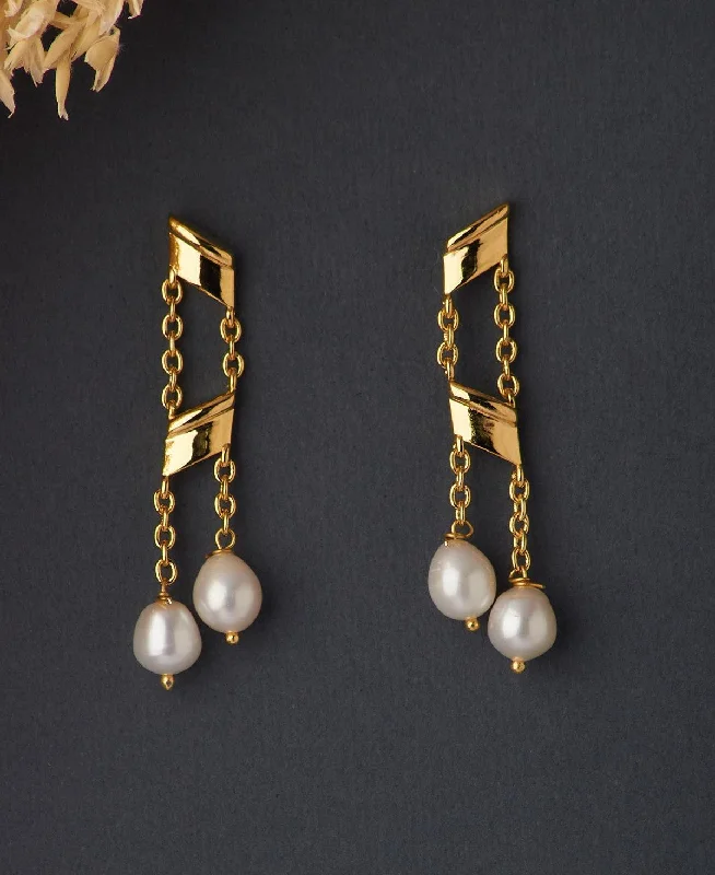 Bridal Gold Earrings for Weddings-Simple Pretty Pearl hanging Earring