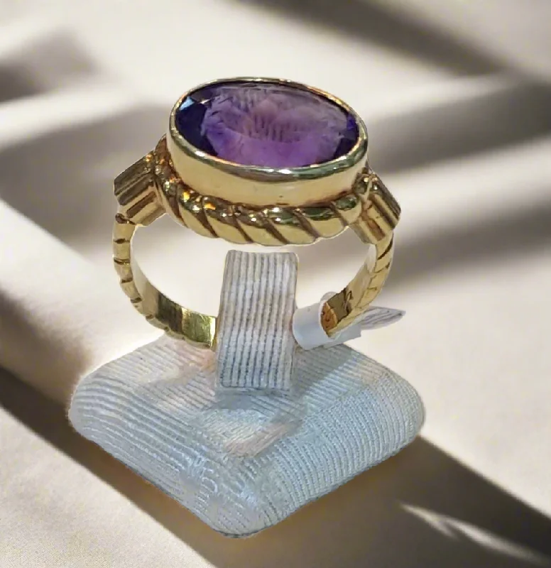 Unique Promise Ring for Her-Ring in 18k gold with an amethyst stone