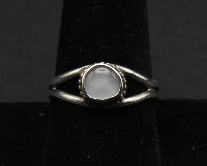 Elegant Silver Ring for Everyday Wear-Vintage Sterling Silver Opal Ring - Size 9.75