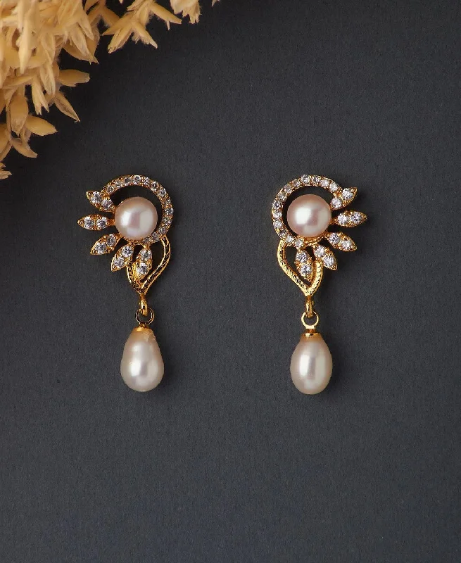 Trendy Earrings for Teens-Trendy Pearl Hanging Earring