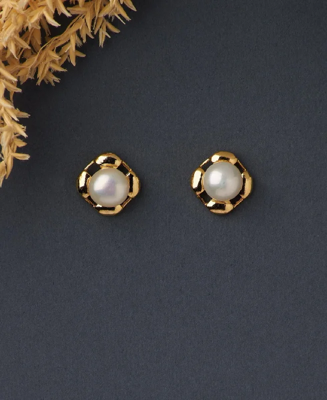 Chic Earrings for Stylish Women-Simple Stud Pearl Earring